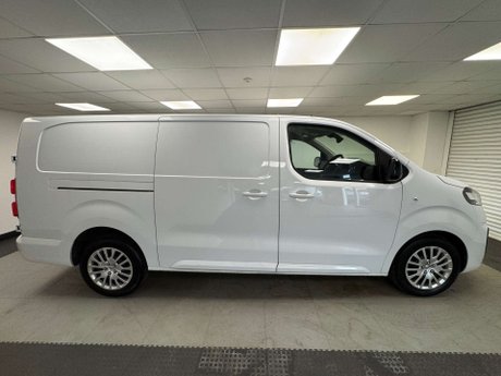 Vauxhall Vivaro 1.5 Vivaro F2900 Professional S/S 31