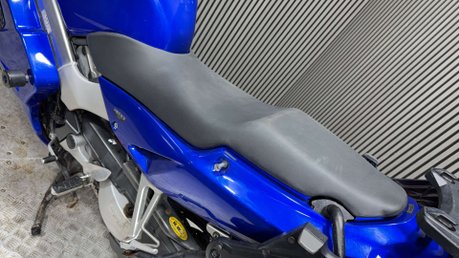 Honda VFR 2000 FUEL INJECTED NON VTEC ONLY 27K 1 OWNER PROJECT BIKE 800CC 15