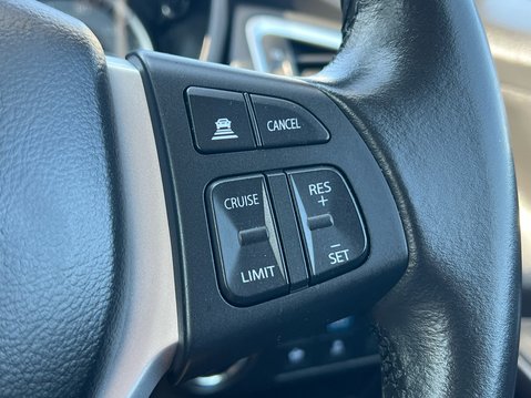 Suzuki S-Cross MOTION 33