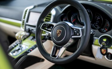 Porsche Cayenne Turbo S 11