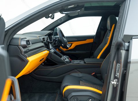 Lamborghini Urus S 14