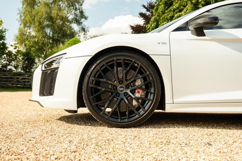 Audi R8 5.2 FSI V10 Plus S Tronic quattro Euro 6 (s/s) 2dr 10