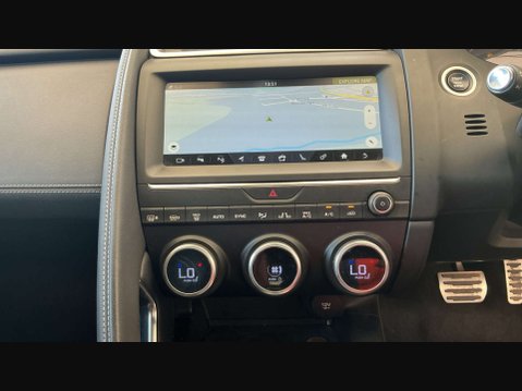 Jaguar E-Pace 2.0 E-PACE R-Dynamic HSE D AWD Auto 4WD 5dr 13