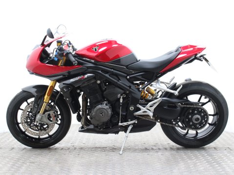 Triumph Speed Triple SPEED TRIPLE 1200 RR 8