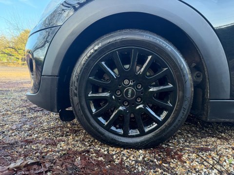 Mini Hatch 1.5 Cooper Auto Euro 6 (s/s) 3dr 20