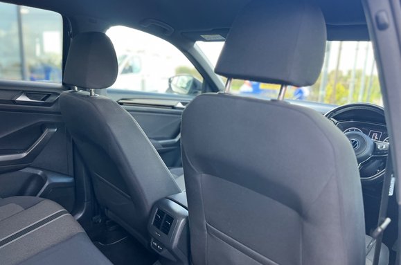 Volkswagen T-Roc BLACK EDITION 1.0 TSI 19