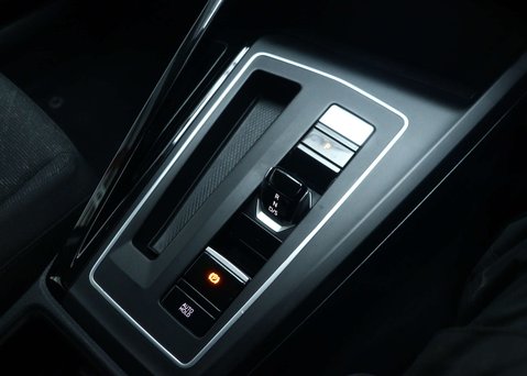 Volkswagen Golf 1.0 eTSI MHEV Life Hatchback 5dr Petrol Hybrid DSG Euro 6 (s/s) (110 ps) 36