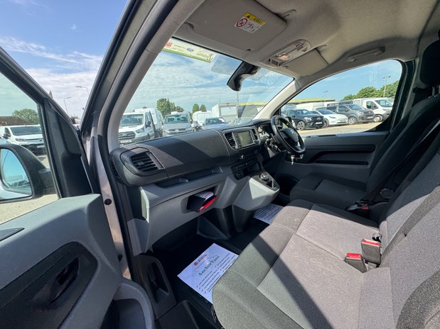 Citroen Dispatch AUTO [SOLD SM] MWB L2H1 Low Roof Prime 3100 Air Con Sensors EURO 6 12