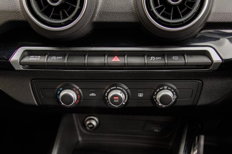 Audi Q2 TFSI S LINE BLACK EDITION 36