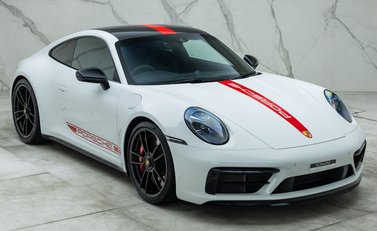 Porsche 911 Carrera 4 GTS (992) 11