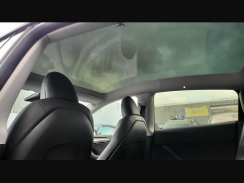 Tesla Model Y LONG RANGE AWD 4