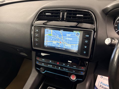 Jaguar F-Pace 2.0 D180 Prestige SUV 5dr Diesel Auto AWD Euro 6 (s/s) (180 ps) 13