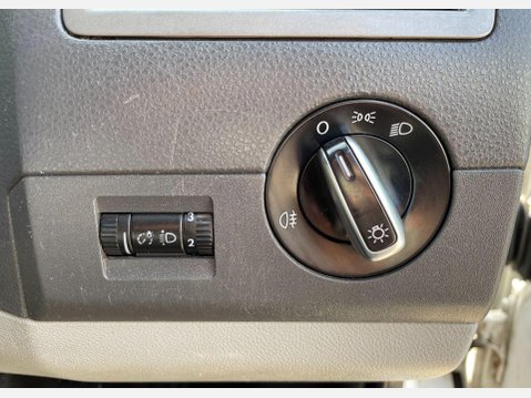 Volkswagen Transporter 2.0 TDI T28 Trendline Panel Van 4dr Diesel Manual L1 H1 (198 g/km, 83 bhp) 25