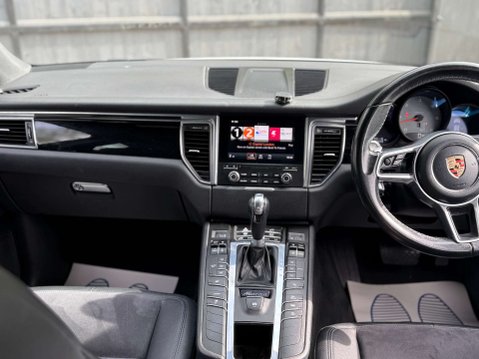 Porsche Macan 3.0 Macan S D Semi-Auto 4WD 5dr 43