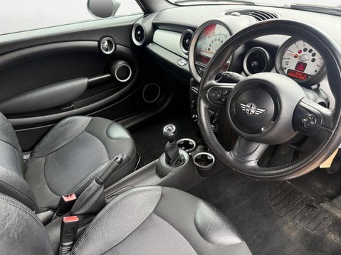 Mini Convertible 1.6 Cooper Euro 5 (s/s) 2dr 14