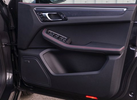 Porsche Macan GTS 24