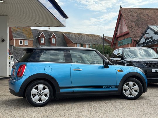 Mini Hatch COOPER 