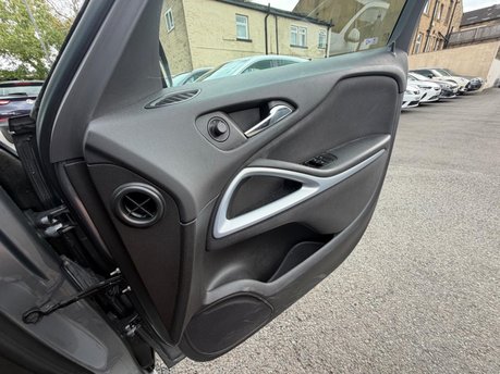 Vauxhall Zafira SRI 22