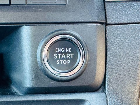 Vauxhall Vivaro 2l 5dr Auto 142 BHP 13