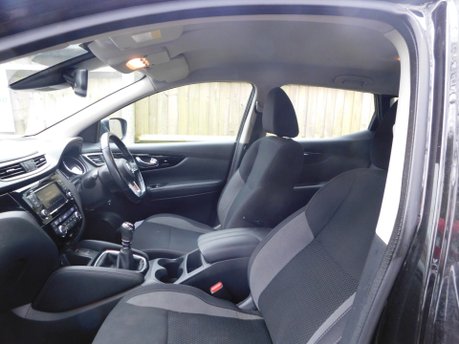 Nissan Qashqai 1.3 DIG-T ACENTA PREMIUM 5 Dr 15