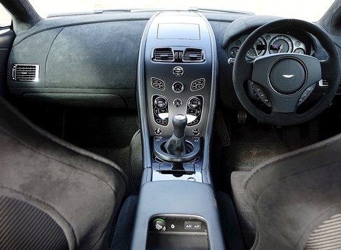 Aston Martin Vantage GT8 15