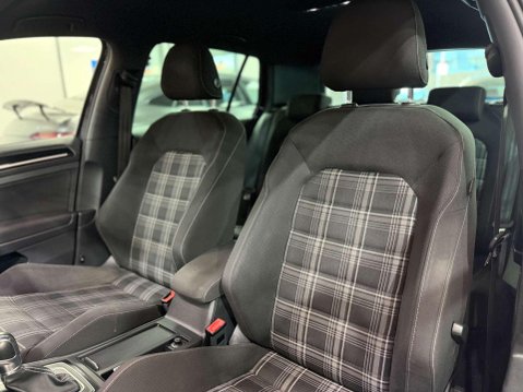 Volkswagen Golf 2.0 TDI BlueMotion Tech GTD Hatchback 5dr Diesel DSG Euro 6 (s/s) (184 ps) 6