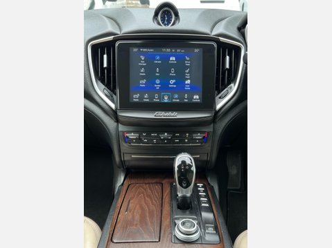Maserati Ghibli 3.0D V6 Saloon 4dr Diesel ZF Euro 5 (s/s) (275 ps) 34