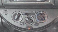 Nissan Note 1.6 16v SE Hatchback 5dr Petrol Automatic (166 g/km, 109 bhp) 27