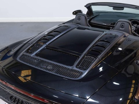 Audi R8 5.2 FSI V10 Spyder 2dr Petrol S Tronic quattro Euro 6 (s/s) (570 ps) 72