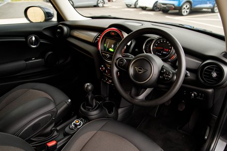Mini Hatch COOPER CLASSIC