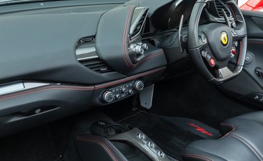 Ferrari 488 SPIDER 19