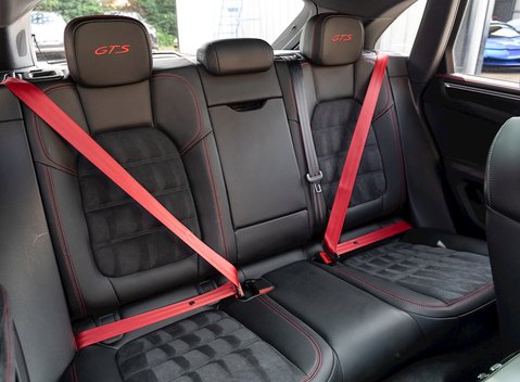 Porsche Macan GTS 12