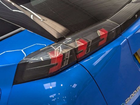 Peugeot 2008 2008 Allure Premium EV 5dr 41