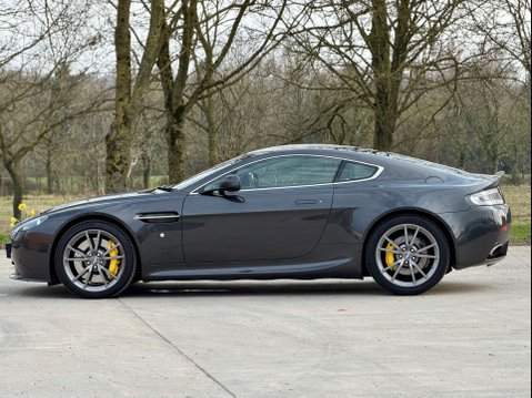 Aston Martin Vantage 4.7 Vantage V8 Auto 3dr 25