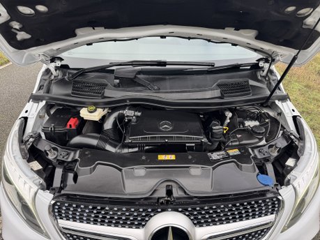 Mercedes-Benz V Class V250D AMG Line Auto Diesel Extra Long Wheelbase 8 SEATER/360 CAM/SAT NAV 44