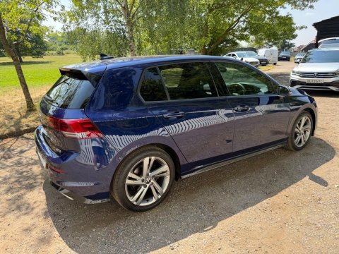 Volkswagen Golf R-LINE ETSI DSG 21