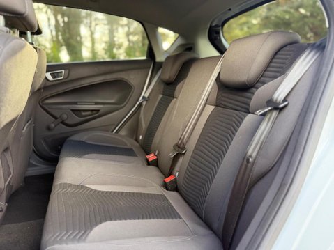Ford Fiesta 1.0T EcoBoost Titanium Euro 5 (s/s) 5dr 14