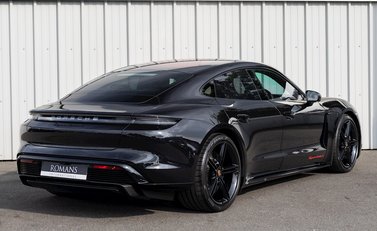 Porsche Taycan Turbo S 7
