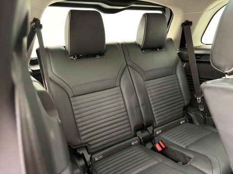 Land Rover Discovery 3.0 Discovery Luxury HSE TD6 Auto 4WD 5dr 33