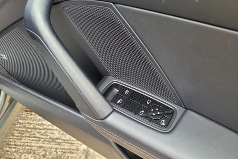 Porsche 911 CARRERA 4S PDK 29