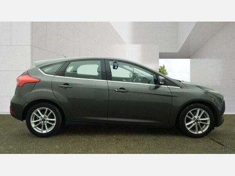 Ford Focus 1.0T EcoBoost Zetec Euro 6 (s/s) 5dr 4