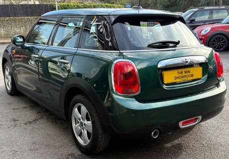 Mini Hatch Cooper 1.5 5 door + VISUAL BOOST + HEATED SEATS + REAR PDC 13