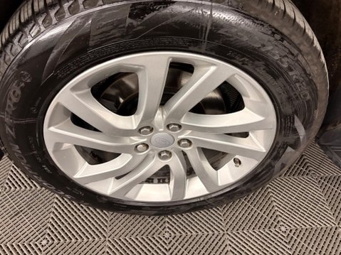 Land Rover Discovery 2.0 SD4 HSE Auto 4WD Euro 6 (s/s) 5dr 49
