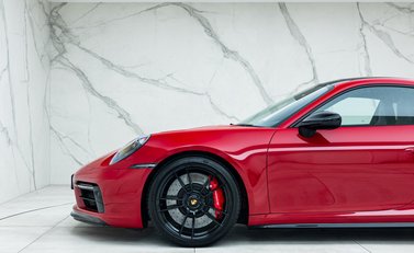 Porsche 911 Carrera 4 GTS (992) 35