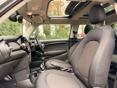 Mini Hatch 1.5 Cooper D Euro 6 (s/s) 3dr 22