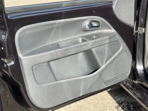 Volkswagen Up 1.0 High up! ASG Euro 5 5dr 45