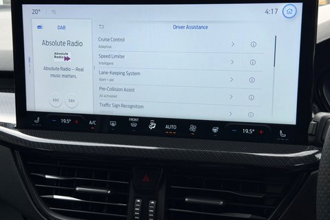 Ford Focus ST -PAN ROOF -PARKING/PERFORMANCE/ASSIST PACKS -HUD -B&O - MEAN GREEN 51