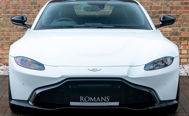 Aston Martin V8 Vantage 4