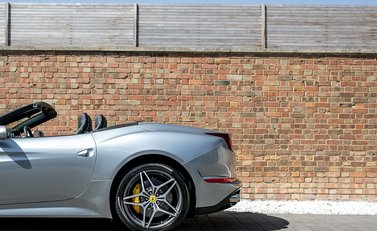 Ferrari California T 25