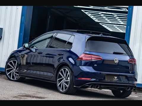 Volkswagen Golf 2.0 Golf R TSi 4Motion Semi-Auto 4WD 5dr 31